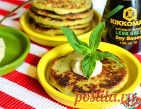 Кабачковые оладьи с мятой и соевым соусом – кулинарный рецепт