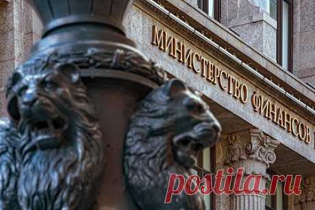 Минфин предложил позволить экспортерам получать авансы наличной валютой. Министерство финансов России предложило скорректировать правила расчета наличными между резидентами и нерезидентами, установленными в конце прошлого года. Ведомство считает, что российским экспортерам нужно разрешить получать авансы от иностранных покупателей наличной валютой.