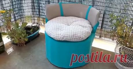 Оригинальное применение банок Никаких деревяшек, гвоздей, клея и сложных манипуляций — материалы, из которых буквально за полчаса создано это кресло, обычно просто выкидывают. А ведь так здорово поставить его на веранде и, уютно расположившись, выпить чашечку чая.