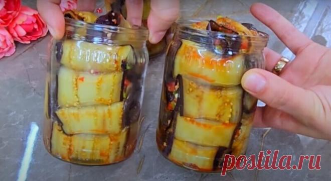 Подруга из Грузии поделилась рецептом. Такую закуску в сезон готовлю по 60 банок
Ингредиенты для баклажанной закуски: 
Баклажаны — 1.5 кг; 
Болгарский перец — 3 шт.; 
Острый перец — шт.; 
Чеснок — головка; 
Укроп — ½ пучка; 
Петрушка — ½ пучка;
Продолжение на сайте: https://vkastrulke.ru/podruga-iz-gruzii-podelilas-receptom-takuyu-zakusku-v-sezon-gotovlyu-po-60-banok.html?utm_source=zagotov