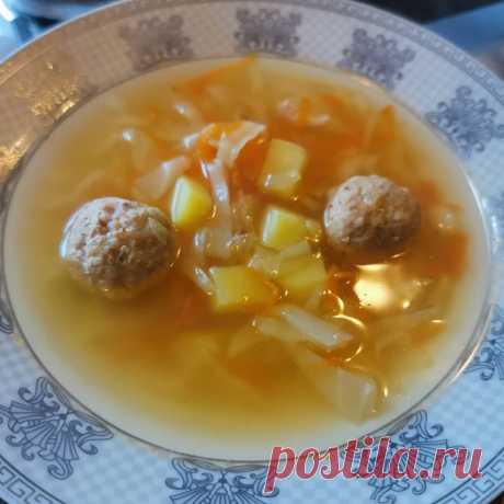 Щи с фрикадельками