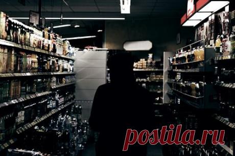 В России на месте пекарен начали открываться алкомаркеты. Резкое увеличение числа пекарен в крупных российских городах в прошлом году и высокая конкуренция среди таких заведений могли привести к насыщению этого сегмента. Спрос пекарен на помещения значительно упал, а объем сделок рухнул до показателей двухлетней давности. Между тем растет активность у алкогольных магазинов.