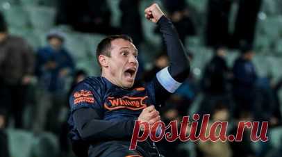 Дубль 42-летнего Низамутдинова, два отменённых пенальти и массовая потасовка: сборная ФНЛ разгромила команду Медиалиги. Сборная ФНЛ разгромила команду Медиалиги в товарищеском матче, который прошёл на стадионе «Анжи Арена» в Каспийске. Основное время встречи завершилось со счётом 4:0. Дубль оформил 42-летний нападающий «Шинника» Эльдар Низамутдинов, ещё по разу отличились Сердер Сердеров и Дмитрий Шадринцев. При этом подопечные Евгения Калешина также были сильнее в исполнении внутриигровых…