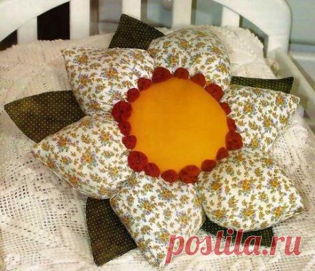 Красивые подушки в форме цветов из ткани — Рукоделие