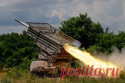 Армия России нанесла удар по центру принятия решений ВСУ. Российские войска нанесли удар по центру принятия решений ВСУ, сообщило Минобороны. Удар был нанесен высокоточным дальнобойным оружием морского и наземного базирования, уточнили в военном ведомстве. Объект был поражен, цель удара достигнута, отметил представитель военного ведомства.