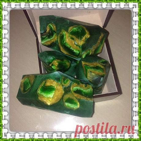 Мыло ручной работы, а так же крема, шампуни, бальзамы из натуральных компонентов. Принимаю заказы. Учту все ваши пожелания.