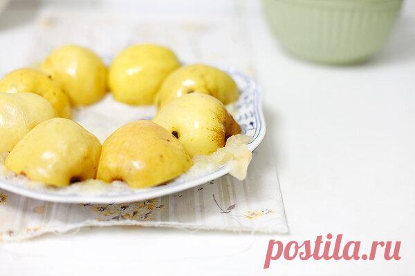 Зефир по ГОСТу Или, скажем так, почти по ГОСТу, хотя вкус у него, конечно, тот самый. Дело в том, что точной рецептуры у меня нет. Пропорции и процесс приготовления взяты из промышленного технологического справочника, там все подробно описано. Зефир делается из яблочного пюре. Это пюре должно быть густым и…