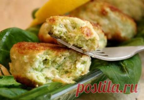 Диетические котлеты, рецепт приготовления с фото / Простые рецепты
1 филе курицы
•0,5 стакана сметаны или несладкого йогурта
•1 шт лук
•1,5 стакана измельчённого хлеба
•1 щепотка соли
•1 щепотка перца