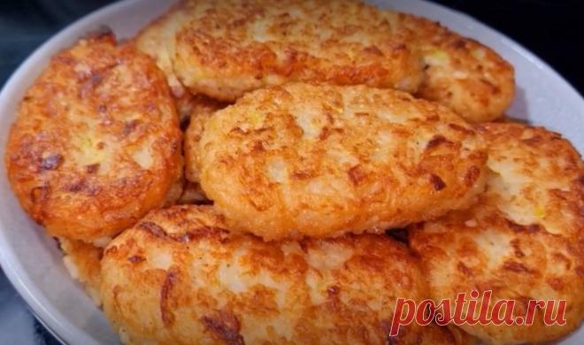 Кабачки вкуснее мяса. Быстро и просто: рецепт кабачковых котлет с рисом Трудно найти поваренные книги, в которых нет хотя бы одного рецепта приготовления блюда из кабачков. Они популярны как в нашей стране, так и в Европе. Дело в том, что кабачки обладают множеством полезных веществ, важных для организма. Например, в кабачках зафиксировано большое содержание витамина С. При этом, в отличие от лимона, кабачки некислые, имеют приятный […]