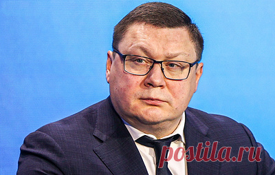 РФС может погасить долги сотрудникам "Химок" за счет средств из-за рубежа. Генеральный секретарь РФС Максим Митрофанов на встрече с бывшими сотрудниками подмосковного клуба отметил, что по определенным программам выплаты могут идти от международных организаций
