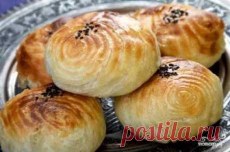 Джизакская самса

Конечно, за настоящей джизакской самсой придется ехать в Узбекистан. Но в этом рецепте я попытаюсь передать дух и вкус того самого традиционного блюда этой области в Средней Азии.