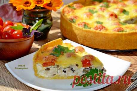 пирог с куриной грудкой и грибами......