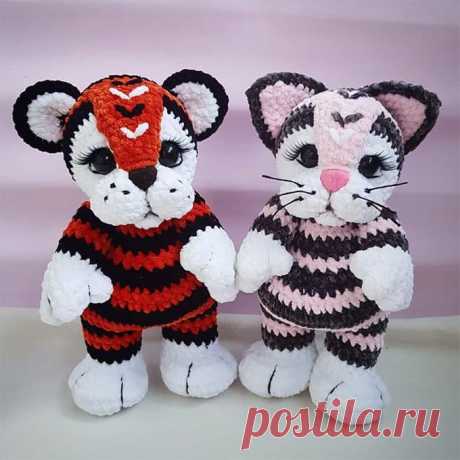 Тигрёнок Эрни и кот Тимофей крючком. Амигуруми схемы и описания. Автор: @irinastrazs | IRINELY.ART