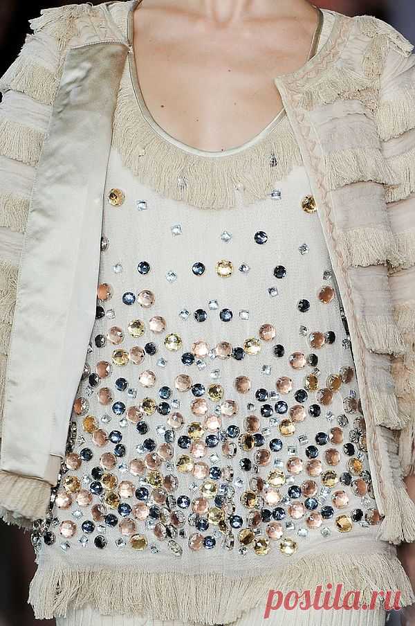 Декор одежды камнями (подборка) / Декор /... / Мода / Декор одежды своими руками / Pinme.ru / Юлия Литвиненко