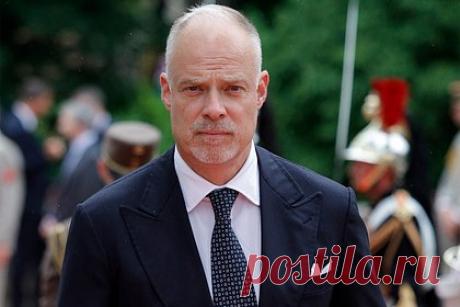 В Венгрии отметили изменение позиции НАТО относительно конфликта на Украине. Министр обороны Венгрии Криштоф Салай-Бобровницки отметил изменившийся настрой стран НАТО касательно ситуации на Украине. По словам присутствовавшего на саммите НАТО министра обороны, в странах альянса воинственный настрой постепенно меняется на миролюбивый. Салай-Бобровницки объяснил это позицией меньшинства.