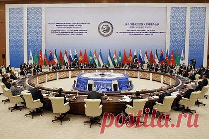 Члены ШОС подписали самаркандскую декларацию. Страны-члены Шанхайской организации сотрудничества (ШОС) подписали самаркандскую декларацию по итогам саммита. Государства-участники заявили о намерении создать единый список террористических и экстремистских организаций и сотрудничать в области обороны и безопасности.