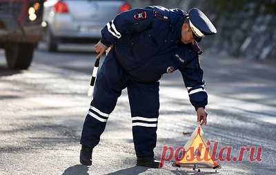 ГИБДД Москвы составила социальный портрет типичного нарушителя ПДД. Это мужчина в возрасте 26-35 лет с водительским стажем свыше 10 лет и временем нахождения за рулем - не более 1 часа, пояснили в Госавтоинспекции