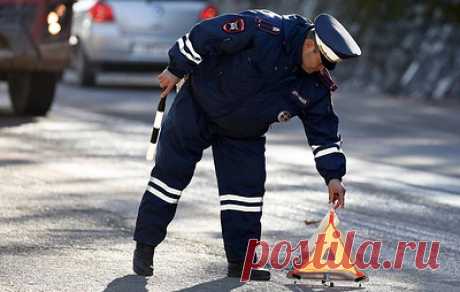 ГИБДД Москвы составила социальный портрет типичного нарушителя ПДД. Это мужчина в возрасте 26-35 лет с водительским стажем свыше 10 лет и временем нахождения за рулем - не более 1 часа, пояснили в Госавтоинспекции