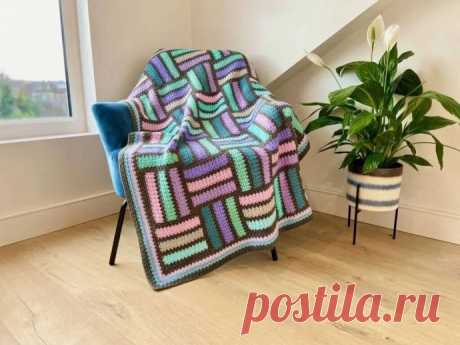 Плед или коврик крючком Плед или коврик крючкомВыглядит как плетеный.