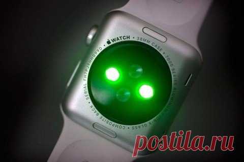 Apple работает над новым типом глюкометров В мире проживает несколько десятков миллионов людей, которым необходимо ежедневно измерять уровень глюкозы в крови. Речь идёт в первую очередь о пациентах с сахарным диабетом или подозрением на него. Современные глюкометры для домашнего использования предполагают малый забор крови из пальца - менее 0,5 мл, однако так или иначе любой анализ связан с нарушением кожных покровов, а потому этот тип исследования носит название "инвазивный". По…