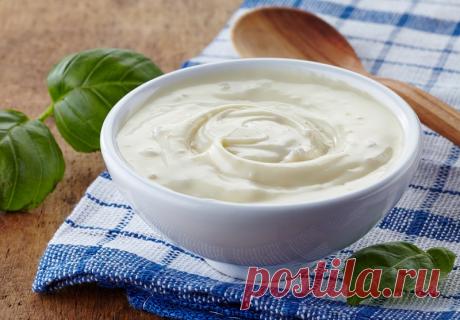 Домашний плавленый сыр с кремовой консистенцией: Идеальная намазка для бутербродов всего за 7 минут