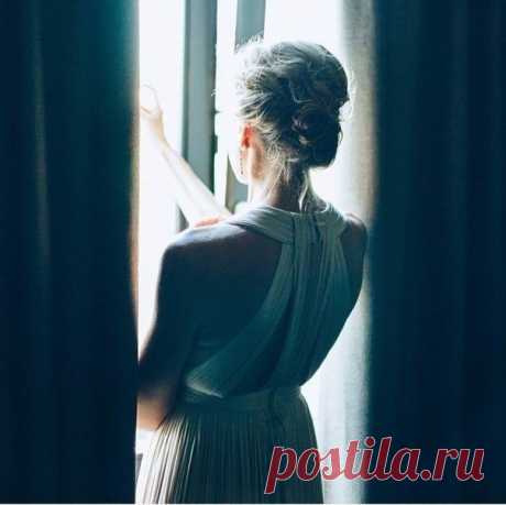 И если спросят у меня: «Тебя любили?» Отвечу прямо, глаз не отводя: «Нет, не любили, меня губили... Себя любили около меня».