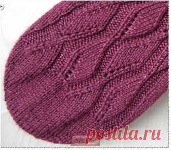 КРАСИВЫЙ КРУГЛЫЙ МЫСОК.МК ОТ АВТОРА.

Надо взять спицы на леске, завязать на одной спице петлю из рабочей нити, оставив при этом довольно длинный хвостик, около 40 см.
Обматываем спицы 