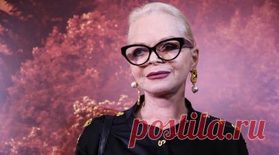 «В глаза эти миллионы не видел»: RT поговорил с фигурантами дела, которые должны вернуть Долиной миллионы рублей. Фигуранты дела Долиной считают, что их подставили дважды. Вначале мошенники завладели данными их счетов, а затем адвокаты певицы через суд обязали их выплатить миллионы рублей. Поэтому, по их словам, они будут только рады, если спорная квартира всё-таки достанется Полине Лурье. RT поговорил с должниками по гражданскому иску Долиной, чьи карты использовали злоумышленники для вывода…