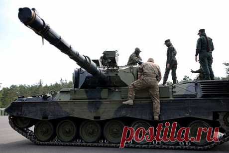 Стало известно о дефектах полученных Украиной от Дании танков Leopard. Более половины танков Leopard 1A5, которые Дания передала ВСУ, имеет дефекты. «У десяти танков, которые уже на Украине, по информации немецких властей, есть некоторые небольшие дефекты», — сказал министр обороны Дании Трульс Лунд Поульсен. По его словам, у двух танков имеются серьезные повреждения.