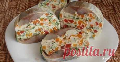 Красивая и вкусная закуска из сельди
Ингредиенты:
— селедка
Показати повністю...