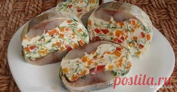 Красивая и вкусная закуска из сельди

Ингредиенты:

— селедка
Показати повністю...