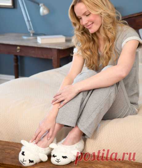 Sheepy Slippers | Red Heart