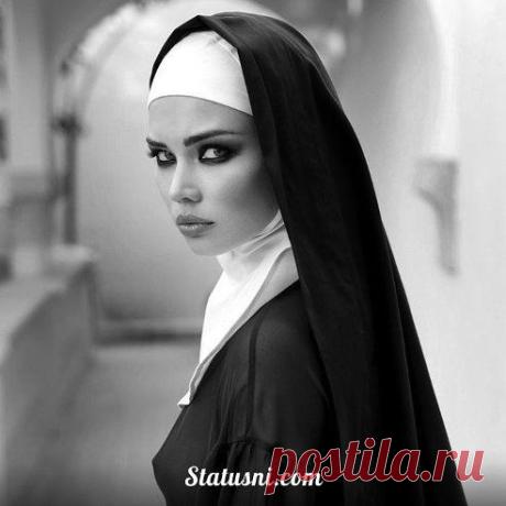 Матушка, у вас семеро детей, и все Иваны! 
Как же вы их различаете? 
- По отчеству, батюшка, по отчеству..)))