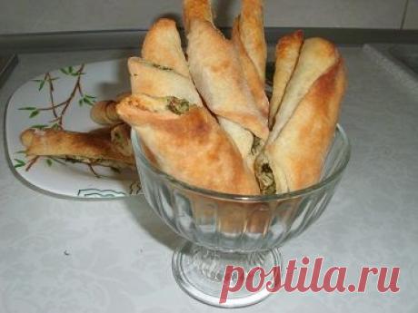 Рулеты с чесноком. Выпечка, как дополнение к борщам или щам