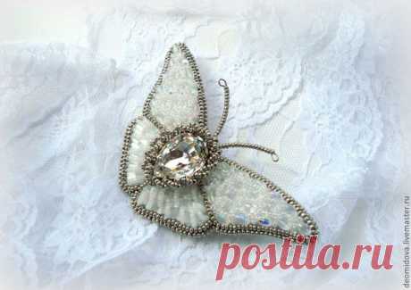 Купить &quot;Взмах хрустальных крыльев&quot; брошь-бабочка - белый, нежная брошь, хрустальная брошь, бабочка
