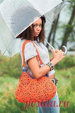 Delia Crochet Bag Create a contrasting lining as you go with double-density crochet motifs stitched together into a hobo-style crochet bag.