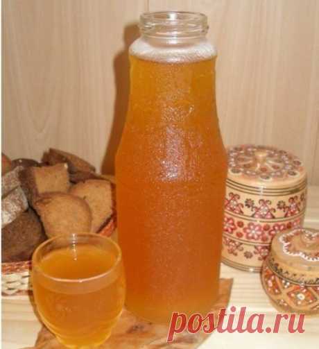 Освежающий полезный квас, который вкуснее, чем продают в бочках! - Упражнения и похудение Самый лучший тонизирующий напиток! 5 литров холодной воды 2 столовых ложки цикория(обычного, без всяких добавок вкусовых) чайную ложку лимонной кислоты 650 гр сахара Всё соединим, и ставим на огонь чтоб закипело. Как закипит, отключаем и пускай стоит охлаждается до парного молока Засыпаем пол пачки дрожжи (сафт момент,11-ти граммовая которая) Стоит часа 3-4, чтоб появилась пена. …