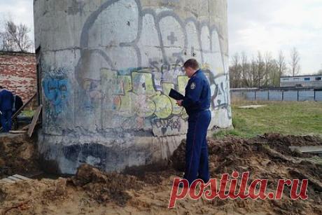 На территории котельной Петербурга сдетонировало самодельное взрывное устройство. На территории заброшенной котельной в Павловске Пушкинского района Санкт-Петербурга cдетонировало самодельное взрывное устройство (СВУ). По данным канала, устройство находилось в металлической бочке из-под моторного масла и было начинено 60-70 килограммами взрывчатого вещества пониженной мощности.