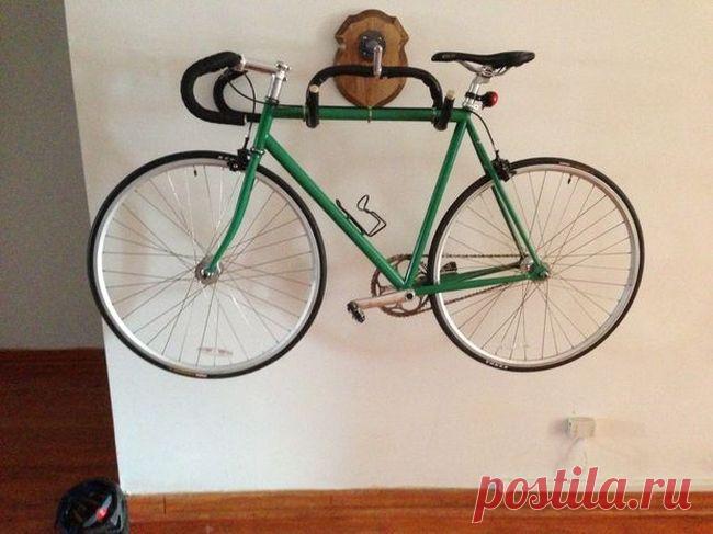 Настенный держатель велосипеда