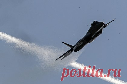 Российские истребители сбили украинские вертолеты Ми-24 и Ми-8 в ДНР. Истребители Воздушно-космических сил (ВКС) России сбили вертолеты Ми-24 и Ми-8 Воздушных си Украины (ВСУ) в Донецкой народной республике. Об этом заявили журналистам в понедельник, 15 мая, в Минобороны. Ми-24 и Ми-8 ликвидировали в районах населенных пунктов Селидово и Брусовка.