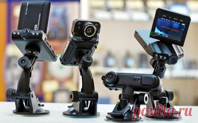 9 главных правил выбора видеорегистратора 9 главных правил выбора видеорегистратора
Какими параметрами должен обладать самый важный свидетель, достойный занять место в вашем автомобиле, рассказывает эксперт.
Смотрим.1. ЦЕНА И БРЕНД
Выбор гадж...