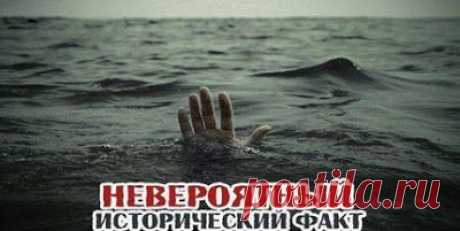 В начале двадцатого века один шотландский фермер возвращался домой и проходил мимо болотистой местности. Вдруг он услышал...