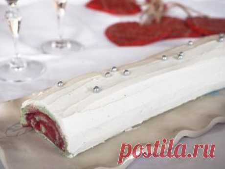 Bûche à la pistache et à la framboise Un gâteau roulé à la pistache, une crème à la framboise, un beau glaçage tout blanc. De jolis contrastes de couleurs pour de belles associations de saveurs. Délicieux et peu sucré pour une bûche de Noël ou un dessert festif....