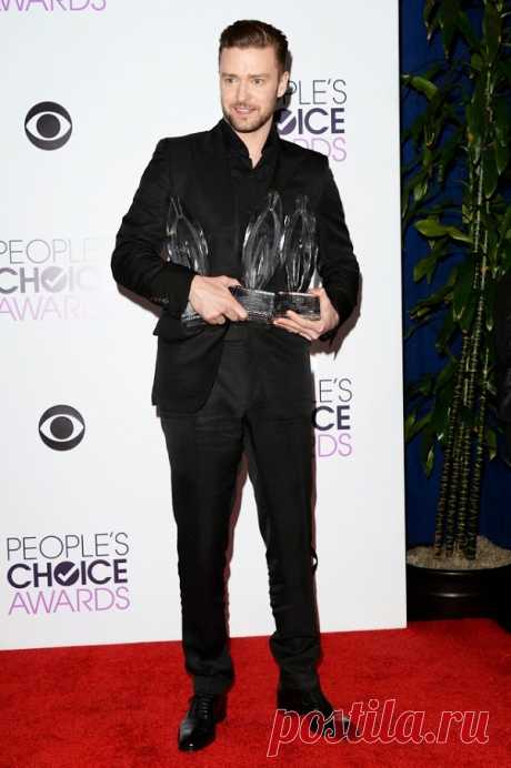 Самые стильные знаменитости и триумфаторы церемонии People's Choice Awards 2014