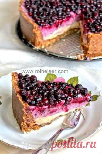 Сыроедческий “Черничний” Торт
Ингредиенты:
• грецкие орехи, 300 гр.
• финики, 300 гр
• бананы
Показать полностью…