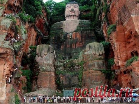 Топ-10: Самые потрясающие колоссальные статуи в мире