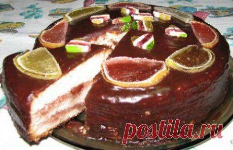 Торт бисквитный в шоколадной глазури «XXX».