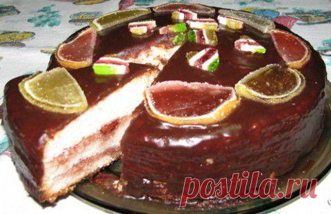 Торт бисквитный в шоколадной глазури «XXX».