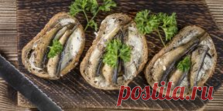 8 вкусных бутербродов со шпротами, которые вы полюбите - Лайфхакер