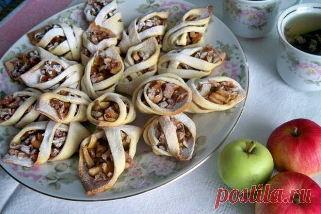 Печенье «Чарох» с яблоками – кулинарный рецепт с фото, как приготовить на Вкусно Дома Печенье «Чарох» с яблоками. Готовим дома вкусное печенье «Чарох». Рецепт приготовления печенья «Чарох». Как приготовить печенье «Чарох» с яблоками.